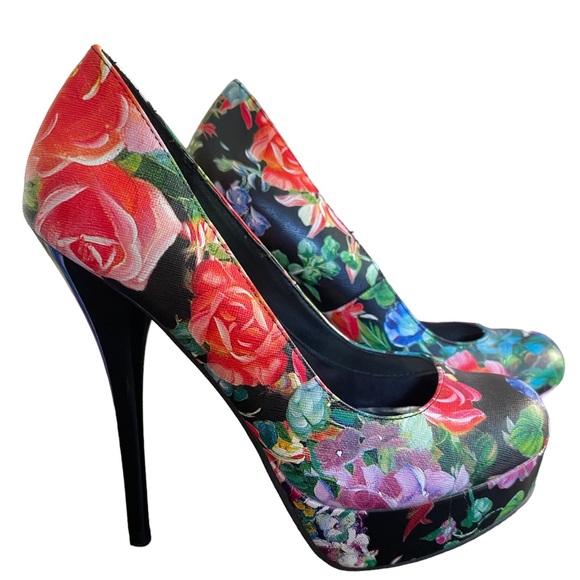 Hot Tomato floral print heels, size 8M - Picture 3 of 5
